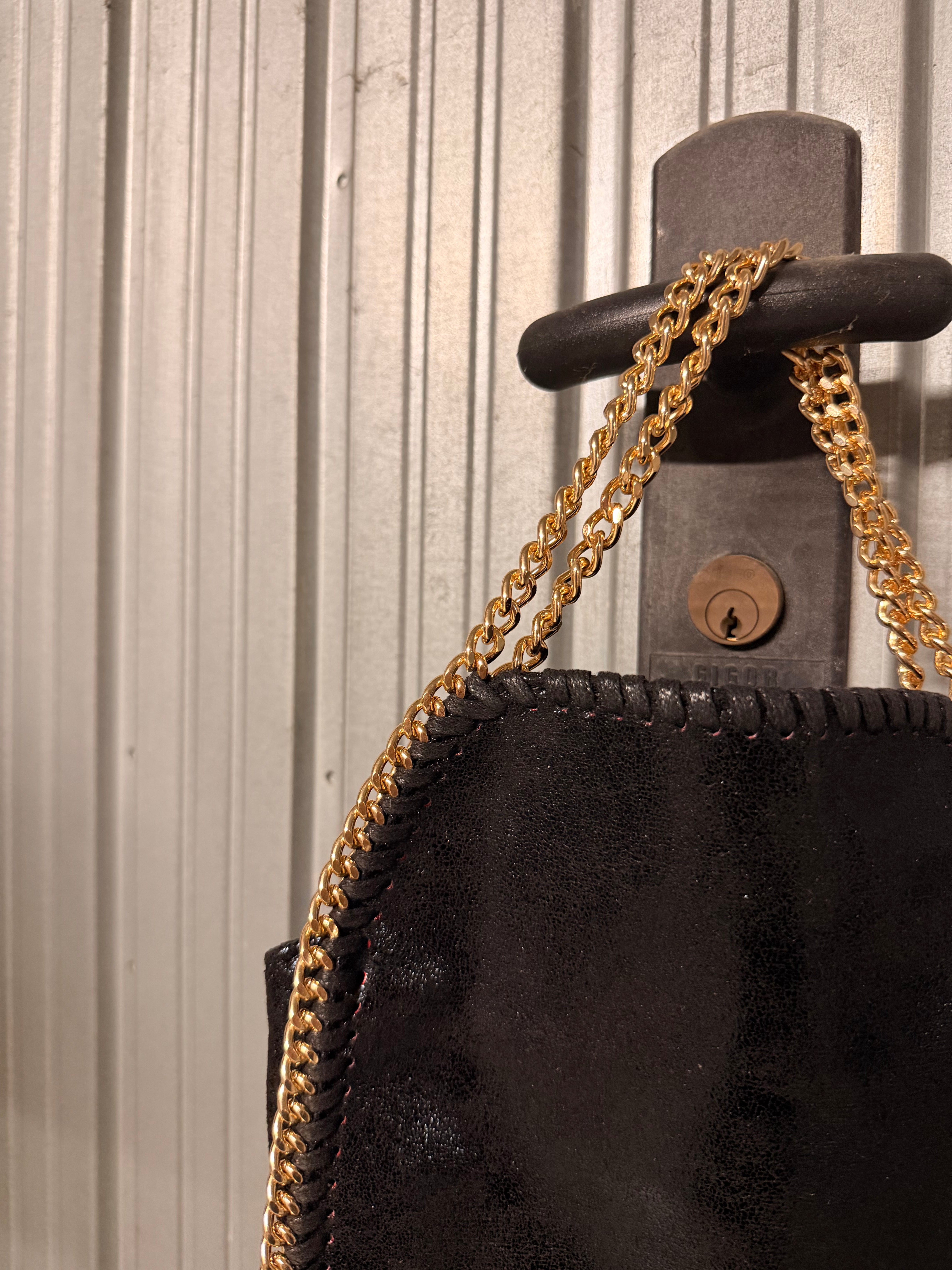 Black & Gold 20cm