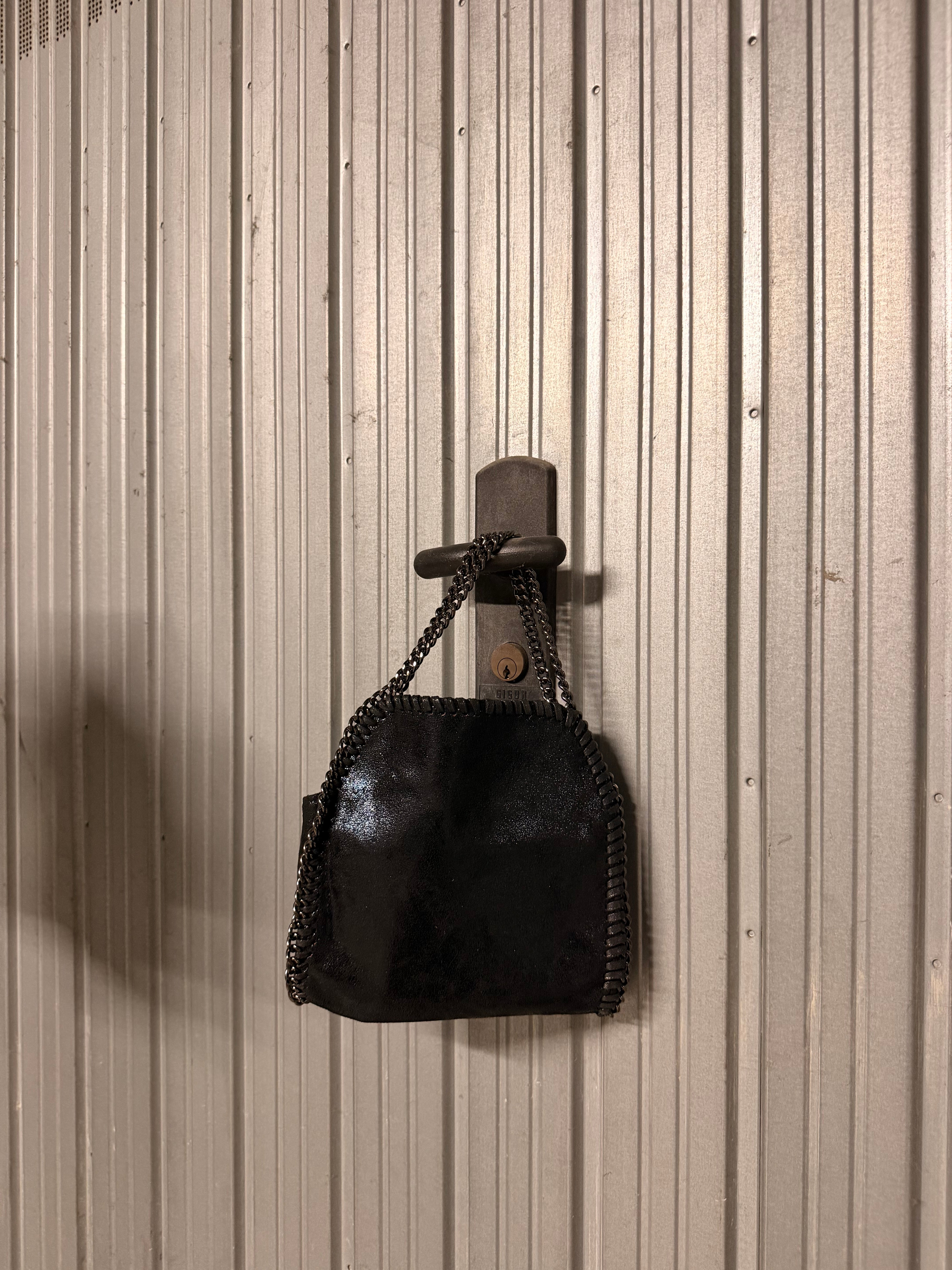 Black & Black 20cm
